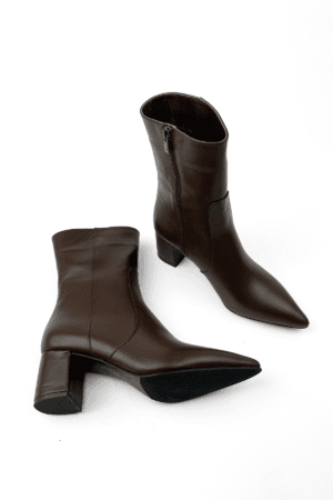 kadın hakiki deri sivri burunlu orta boy kalın topuklu bot