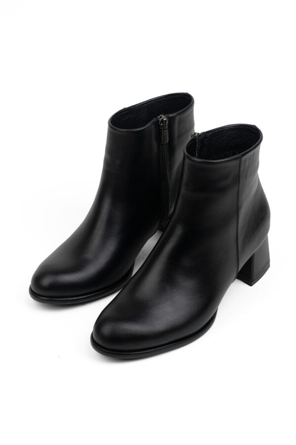 Kadın Hakiki Deri  Yuvarlak Burun Topuklu Bot