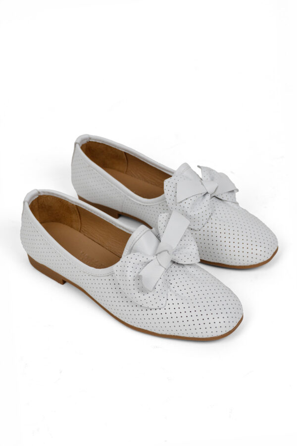 Kadın Hakiki Deri Fiyonklu Delikli Babet